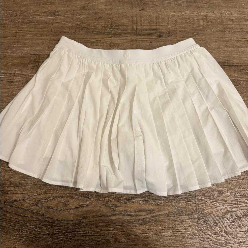 Lululemon white pleated tennis skirt - Picture 2 of 4